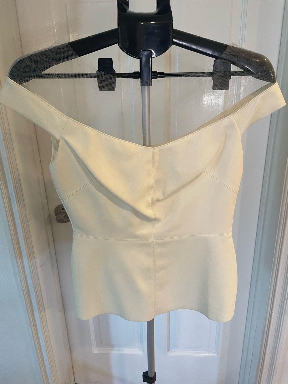 Bailey44 (not Narciso Rodríguez) Ivory Off-Shoulder Peplum Crop Top